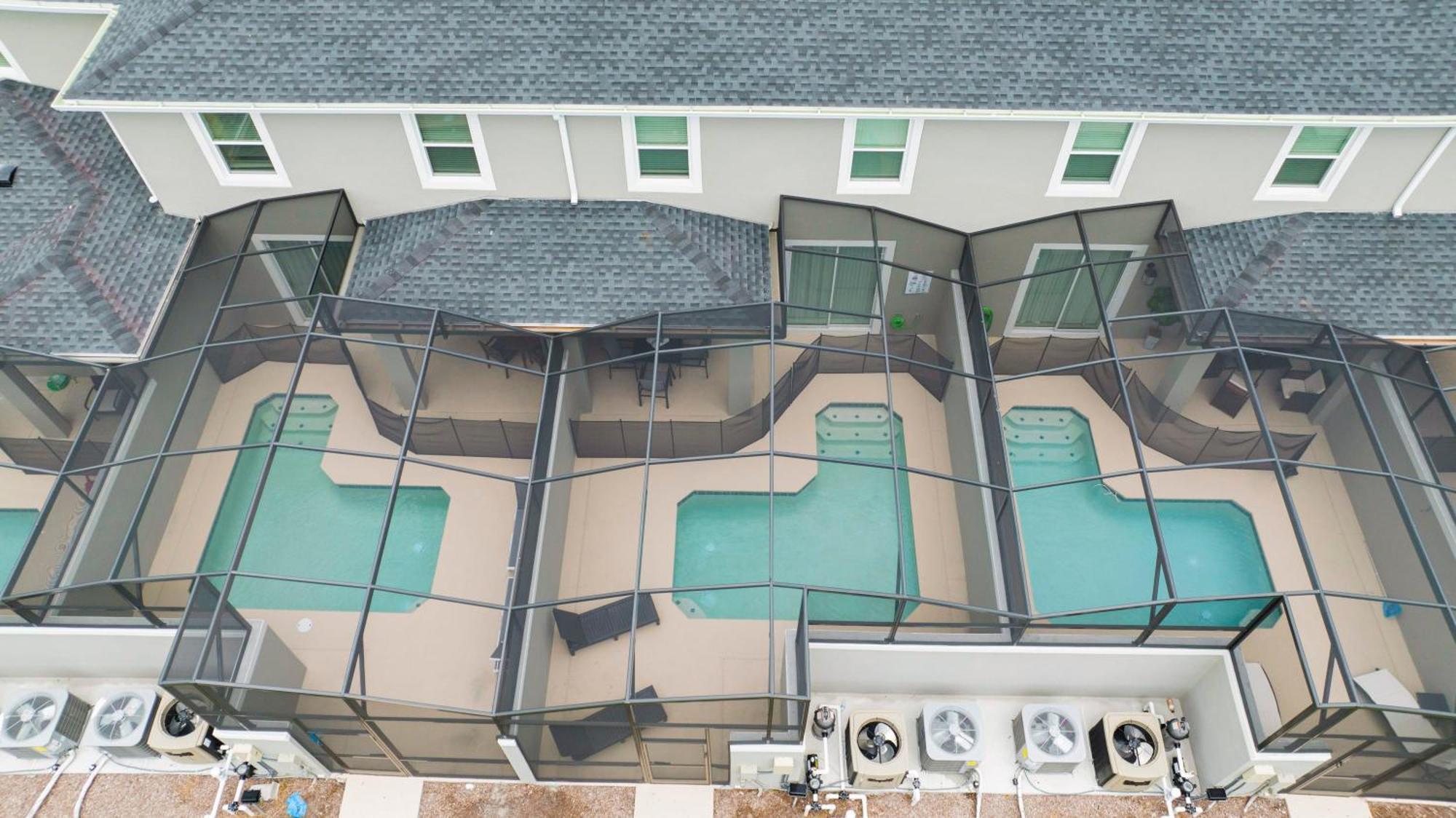 Gorgeous 4 Bd Close To W/ Pool @ Storey 4243 Holiday home *