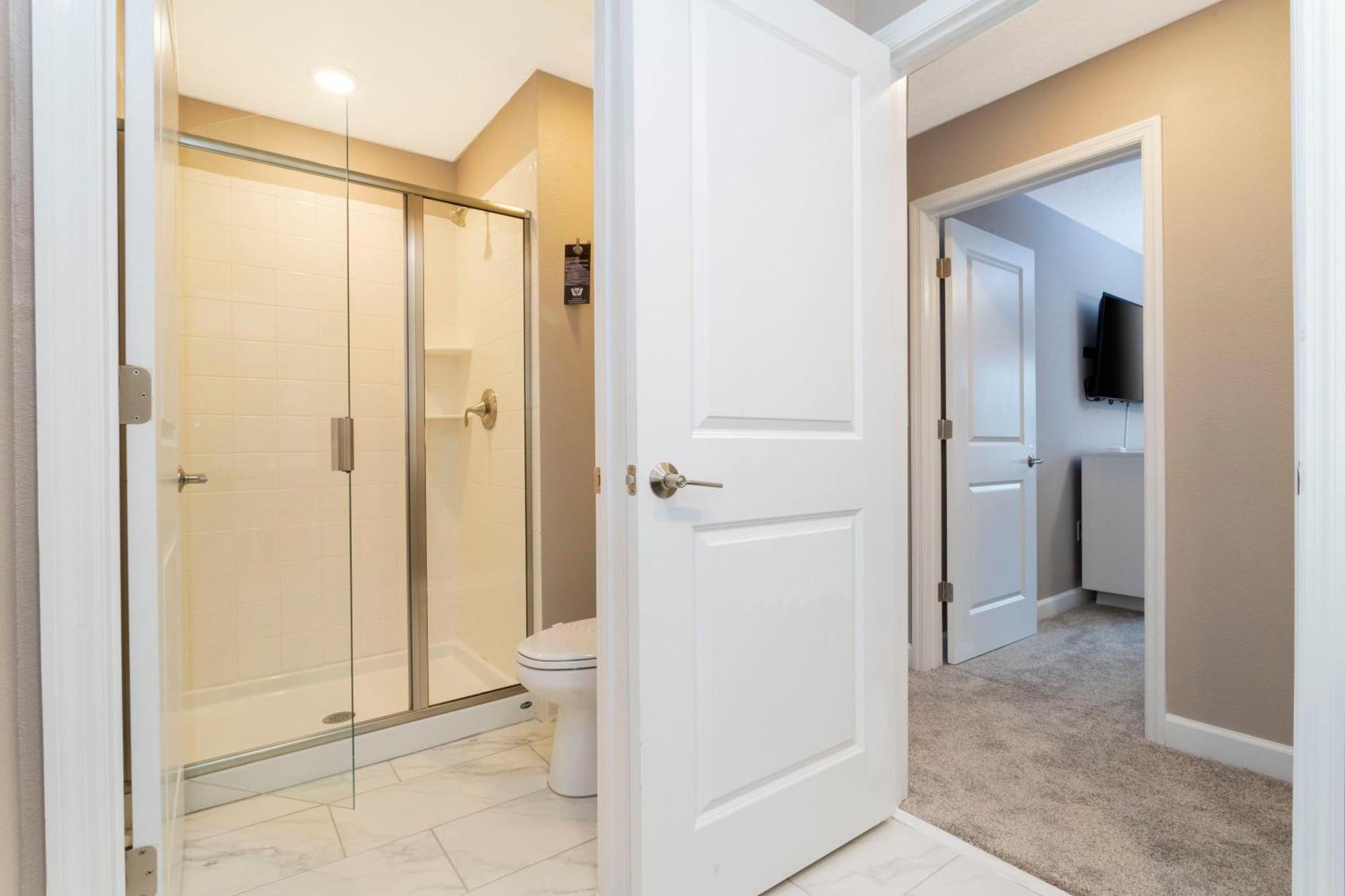 Gorgeous 4 Bd Close To W/ Pool @ Storey 4243 Holiday home